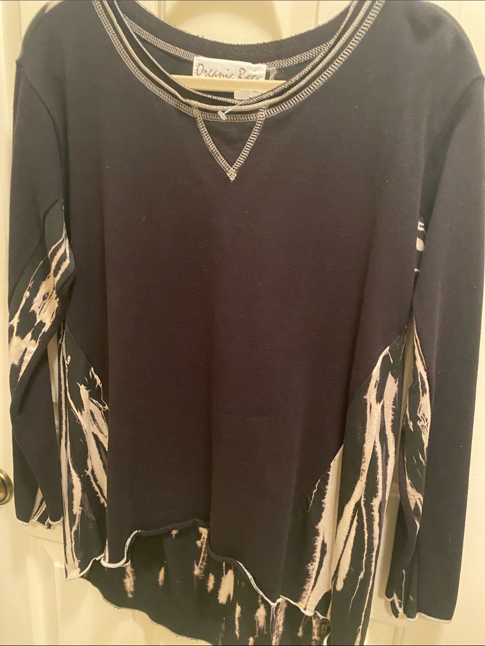 Ornami Rose Black & Cream Long-Sleeve Women's Top